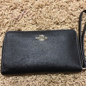 COACH PHONE WRISTLET - BARELY USED